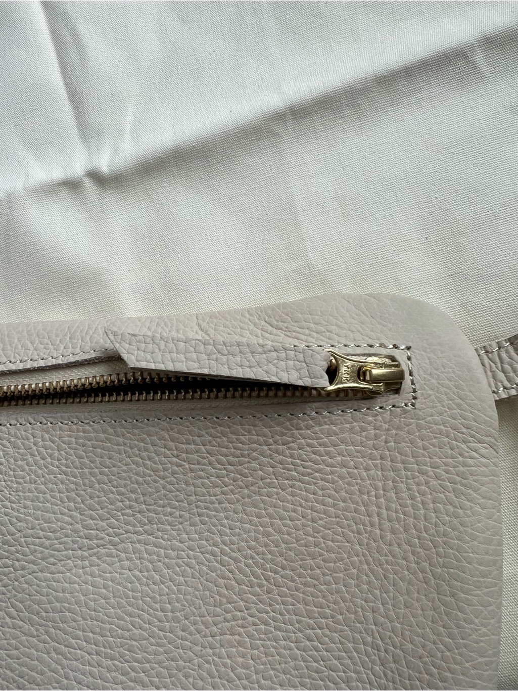 Abby Alley The Big Sling Bag, Oyster Nwt — image 3 of 5